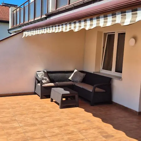 With Terrace And Garage شقة كراكوفيا