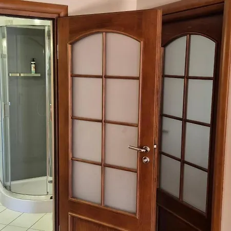 With Terrace And Garage Apartment *