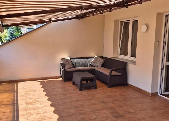 With Terrace And Garage דירה *